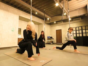 リサ スタイル(Resa Style)/ポールフィットネス レッスン2