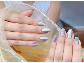 夏キラキラマグネットネイル