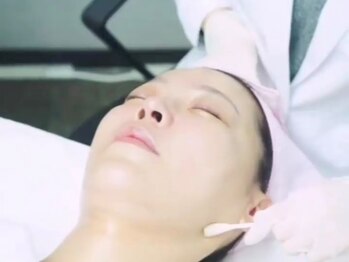 エクスクラメーションマーク(!!!)の写真/《韓国人気No.1◇ララピール》一般的な剥くピーリングではなく、健康的な肌へ導きながら肌トラブルを改善♪