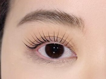 ヒパヒパ(Hipahipa!)の写真/当店自慢のまつげパーマ★ケア＆キープ◎まつ毛の主成分であるケラチンを高濃度含有したトリートメント付♪