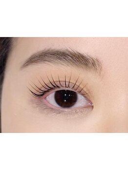 ナチュラル上品な目元にしたい