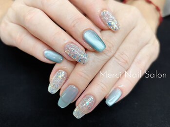 メルシー(Merci)/最新の韓国系キラキラネイル