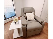 ライクミーアイラッシュ(Like me eyelash)の雰囲気(大きめのゆったりとしたフカフカのリクライニングチェア)