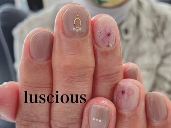 ラシェスキタモト (luscius kitamoto)/大人花柄シンプルネイル