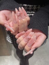 ザラボアングゥ(The Labo ungu)/チークネイル