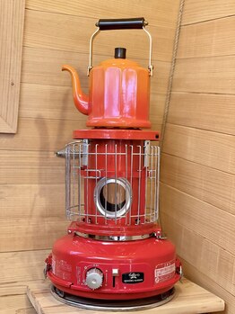 ムスビ(musubi)/アラジンのガス暖房と加湿ケトル