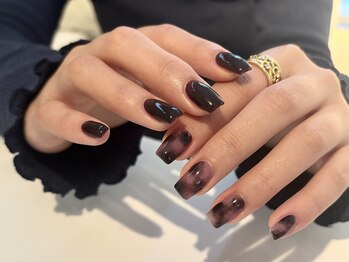 ソワレ(Soiree)/ちぐはぐネイルニュアンス