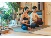 ラフヨガサロン(LAUGH YOGA SALON)の雰囲気（大人気ペアヨガTVにて紹介いただきました！貸切り空間で贅沢時間）