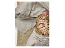 ハーブピーリングと漢方蒸しでお肌のくすみ解消ツヤUP