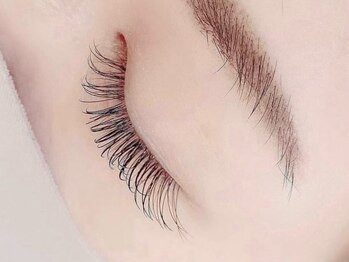 アムールトロワ 麻布十番(Amour trois)の写真/30代からの目元は「上品に盛る」が正解!大人女性に選ばれるフラットラッシュ♪大人気LED対応でモチの良さ◎