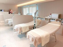 シーボン 立川店の雰囲気（明るく広々とした開放的なサロン空間。初めての方も通いやすい）