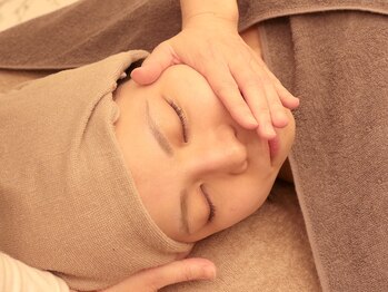 グロッシー(glossy)/小顔矯正