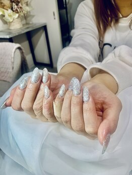 ネフレル/ネイリスト: ラメワンカラー