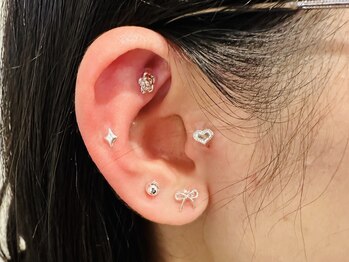 シード(SHE°)/イベント前に耳ツボジュエリー