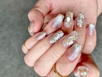 ネイルアイラッシュサロン ジョアアンジェ 難波店(joie ange)/メタリック フラワー ニュアンス