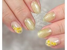 ラヴィネイル(La Vie Nail)/押し花ネイル/ゴールド/キラキラ
