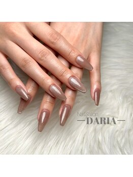 ダリア(Daria)/ブラウンマグネットネイル