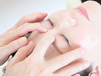 よしだ整体院の写真/【脳から休息／緊張状態が続く方へ】ソフトな刺激のDRT整体＋
頭蓋矯正で目・頭周りの滞りを丁寧にケア◎