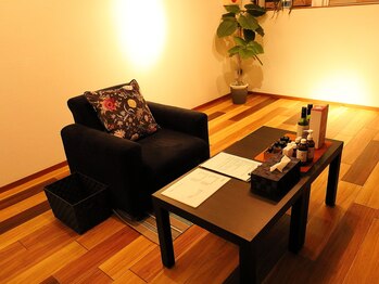 チェッコリ(CHECCOLY)/カルテ記入＆カウンセリング