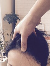 頭と首と顔のマッサージ パチューカ(PACHUCA)/正しいツボ押し