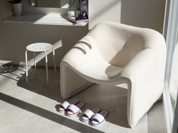 アイ ウィズ(eye W/)/可愛いソファーでお出迎え