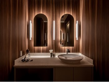 エーニョ(A-Nyo)/サロン内観