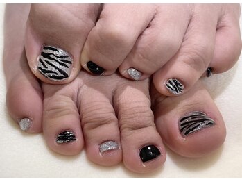 ヘアーアンドネイル ルシア(Hair&Nail Lucia)/ゼブラ柄フットネイル!