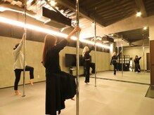 リサ スタイル(Resa Style)/ポールフィットネス レッスン4