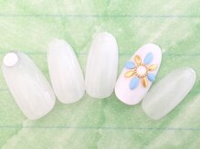 ムーネイル(mou nail)/シンプルポイントビジューネイル
