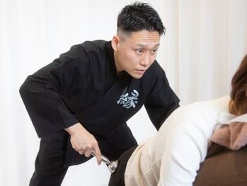 香椎井上整骨院 整体院の写真/腰痛・肩こり・頭痛の原因は体の歪みかも!?20年の経験ある施術者が骨盤&背骨矯正で根本改善へ◎初回1980円~