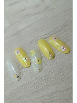 スパンコールフラワーネイル