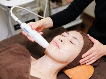 レ ボヌール(les bonheur)の写真/《小顔・若々しい印象を目指す方にお勧め》超音波で内側から引き締め、きゅっとリフトUPした理想の小顔に☆