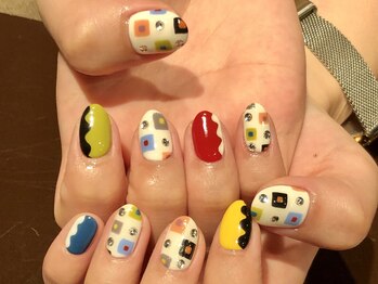 レミア 関内(REMIA)/10月　カラフル　ブロックネイル