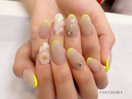 フラワーフレンチネイル