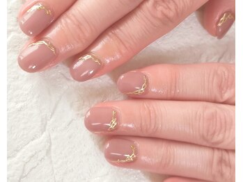 ラウ(Lau)/ゴールドラインネイル¥5500