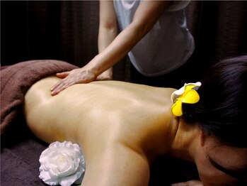 椿リラクゼーションサロンの写真/【腰のつらさ(腰コリ,腰痛)に貴方の救世主!】施術後の「軽さ」に驚く方が続出!!本格手技で腰コリから解放♪