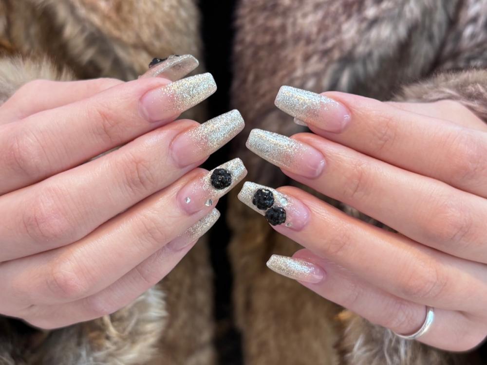 【オフィスモテ】カラグラ/ラメグラコース \ 5,500 [パラジェル/フィルイン]