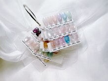アリサネイル(ALISA NAIL)の雰囲気（華やかなカラーも取り揃えております！）