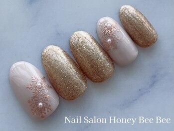 ハニービービー(Honey Bee Bee)/ピンクゴールド雪の結晶ネイル