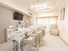ココネイル(COCONAIL)の雰囲気（席総数ハンド10席、フット3席、お友達とのご来店も可♪）