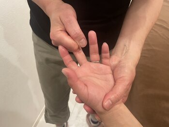 麻謝/指のマッサージはイタ気持ちいい