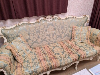 エステサロン ラ ボーテ(La Beaute)/店内受付ソファー