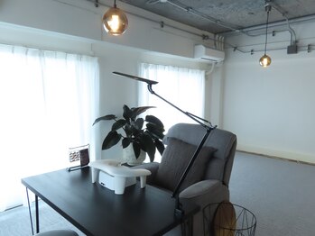 アミュー(AMUU)/《サロン内観》