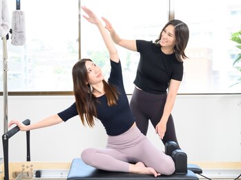 STUDIO TT ピラティス&パーソナルジム 関内店【姿勢改善/ダイエット/美容】の写真/【マンツーマンであなたのお悩みを徹底解消】完全プライベートパーソナルピラティスで集中トレーニング!