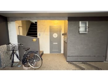 キュープ 北千住店(Qpu)/外観【通り沿い102号室です。】