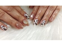 キキネイル 二子玉川(kikinail)/ホルスタイン柄マグネットネイル