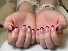 赤フレンチネイル