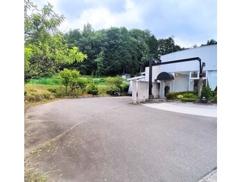 シャトレーヌ 高山店/【駐車場あり】敷地内どこでも可