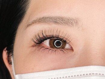 ロザリ(RoseRe)の写真/フラットラッシュで叶える理想の目元！ナチュラル目元~ボリューム目元まで自由自在★軽い付け心地&持続力◎
