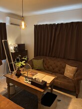 リラクゼーションサロン ラルジュ(large)/間接照明でリラックス空間を演出